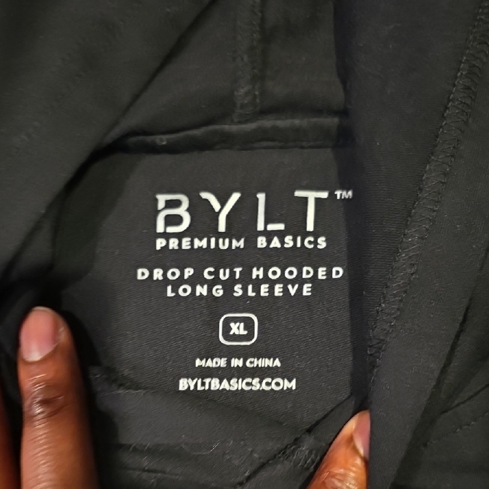 BYLT Basics Black Sweatshirt Modern Casual Style - Picture 3 of 3